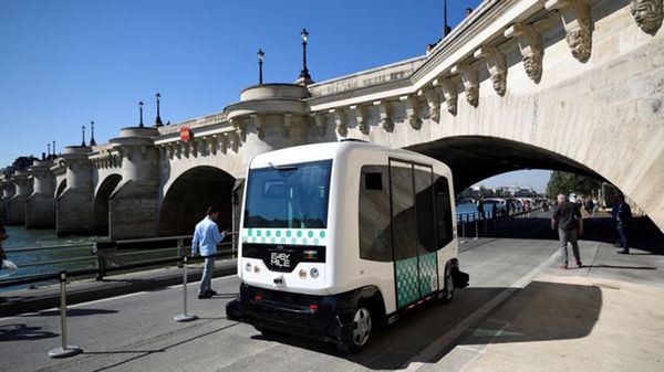Un minubús autónomo, a prueba en París